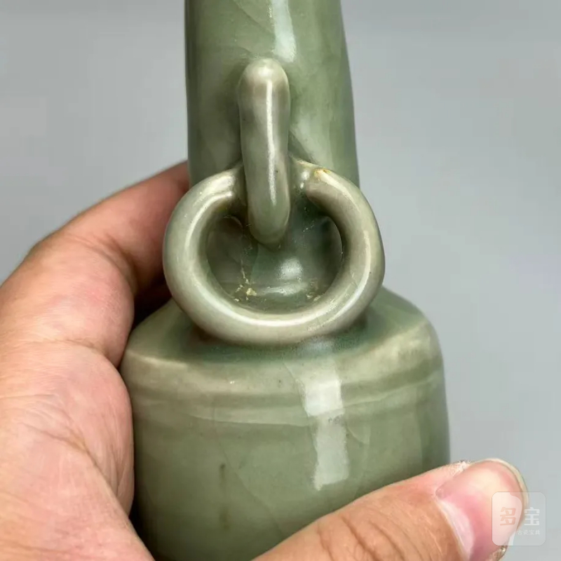 明代 龙泉青釉双耳挂环纸槌瓶一对 - 图9